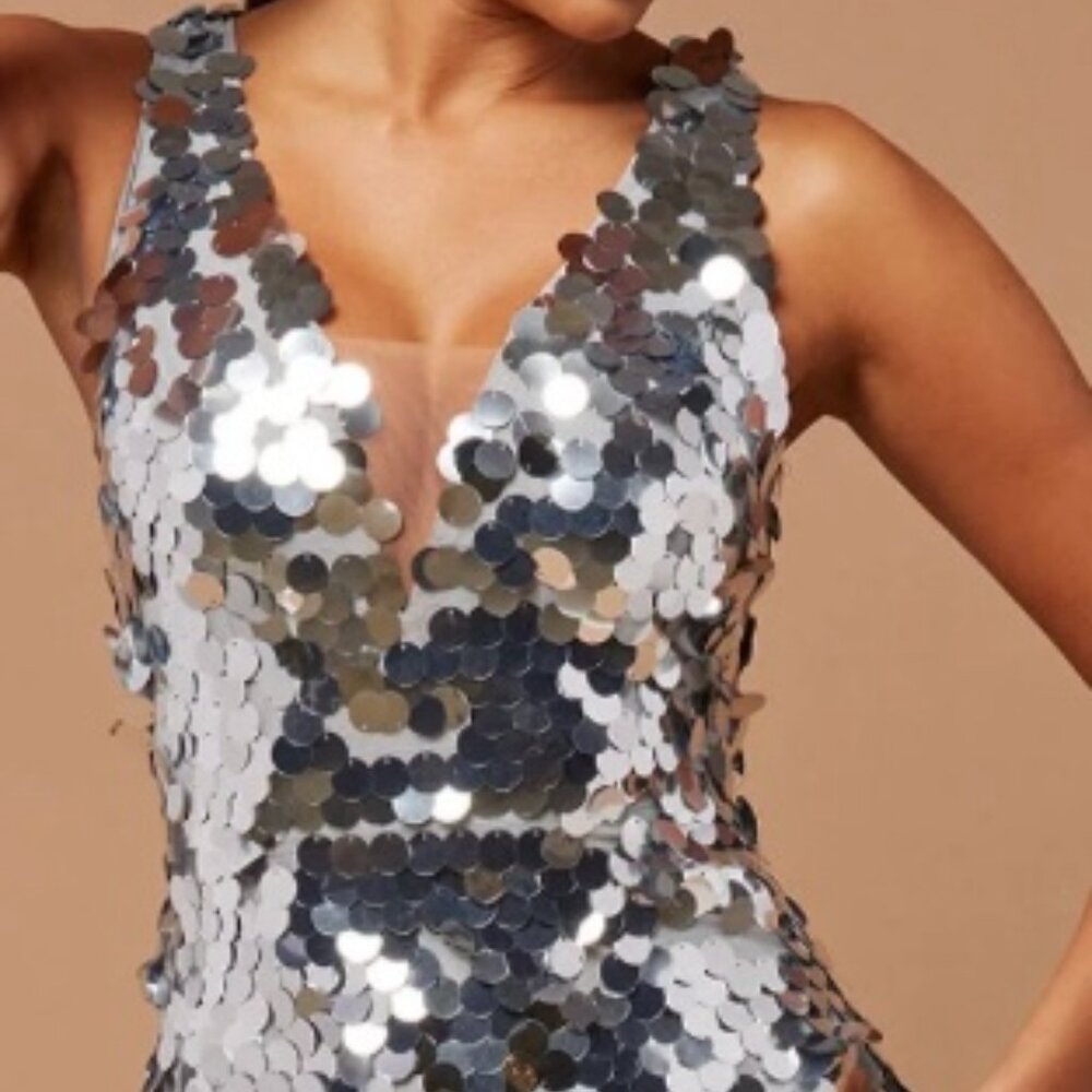 Dress Silver (mermaid sequin) knee length Cocktail dress size M